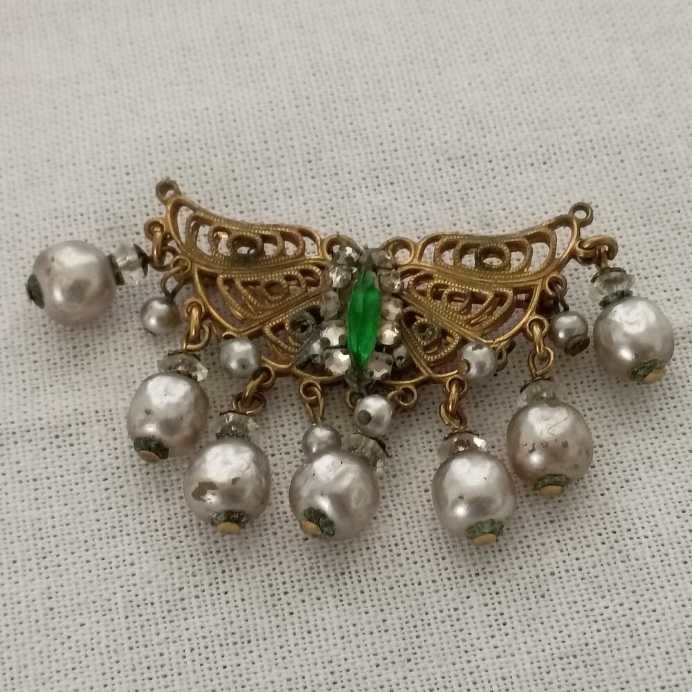 ❤️MIRIAM HASKELL Signed Pearl Emerald and Rhinestone Brooch Pin